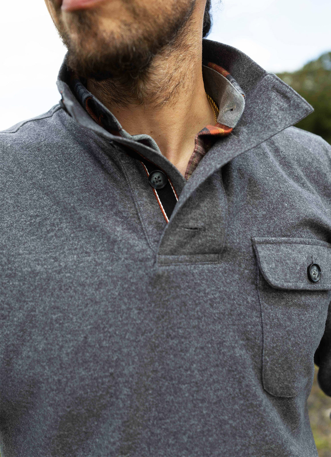 Cotton-Modal Pullover — 3-Button Collar, Chest Pocket, Elastic Waistband & Cuffs