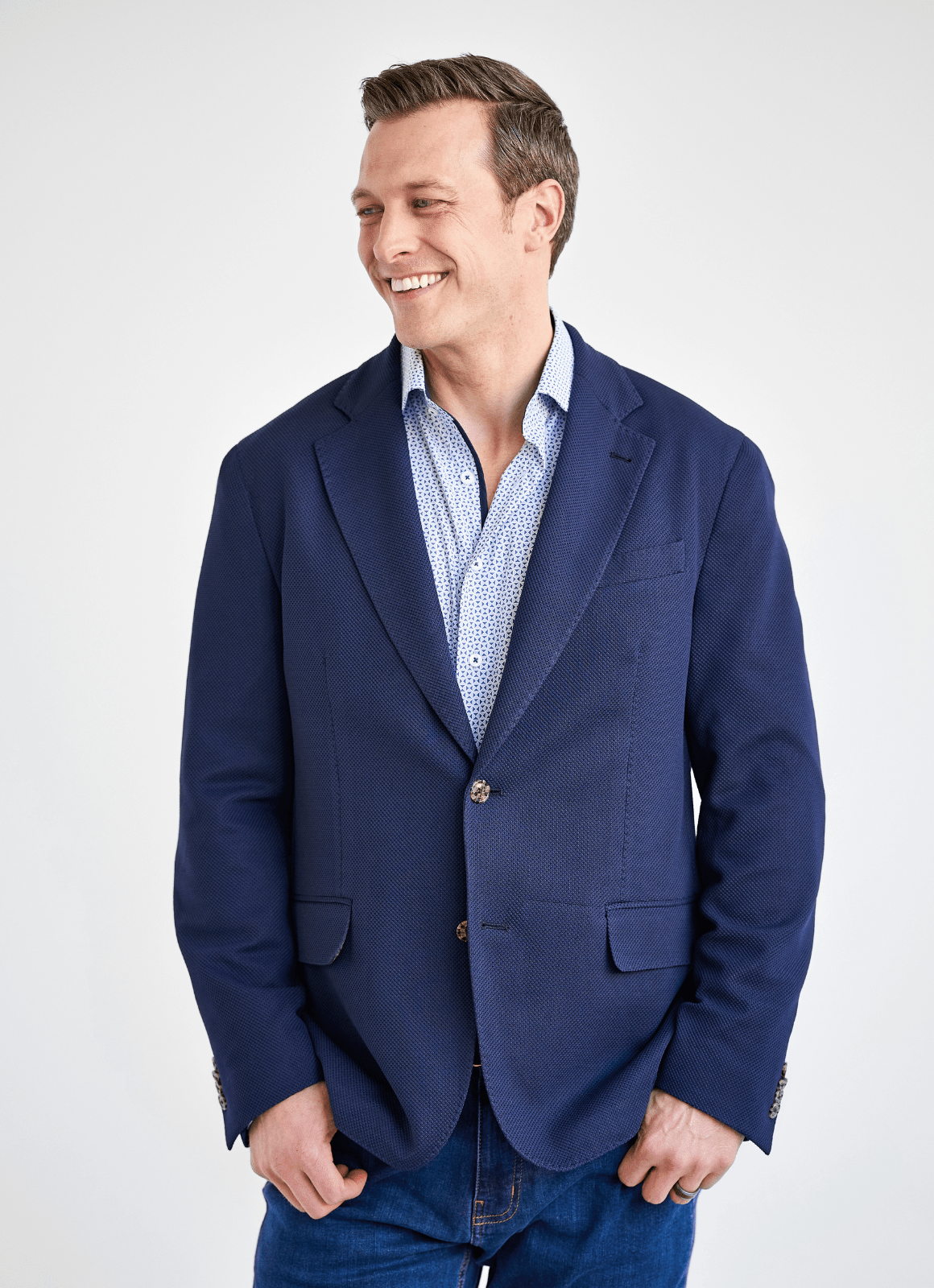 Tailored Sport Coat in Navy — Stretch Fabric, Phone Pocket, Notched Lapel, Side Vents