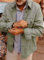 Washed Linen Overshirt — Spread Collar, Double Flap Chest Pockets, Relaxed Fit