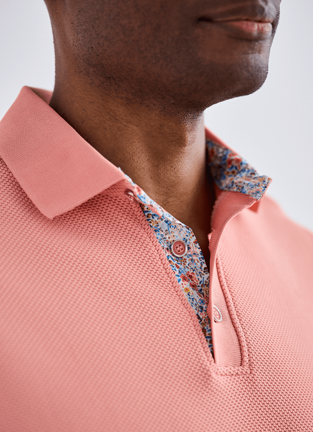 Pebble Jacquard Stretch Polo — Floral Contrast Inner Collar Detail, Metal-Rimmed Buttons
