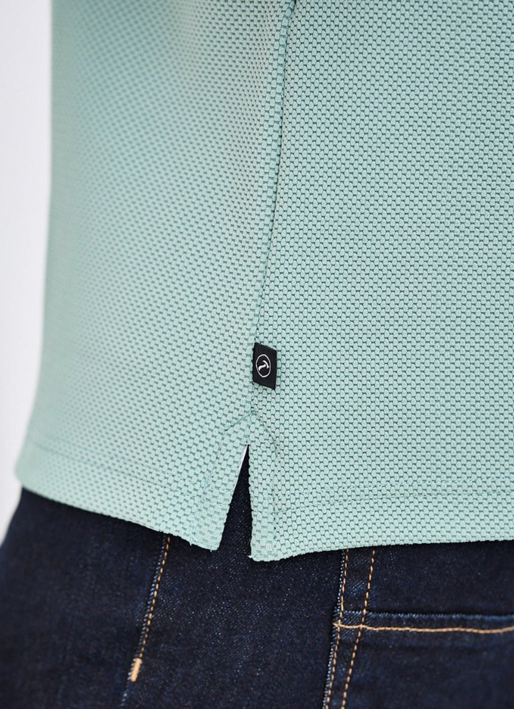 Pebble Jacquard Stretch Polo — Leafy Contrast Inner Collar Detail, Metal-Rimmed Buttons