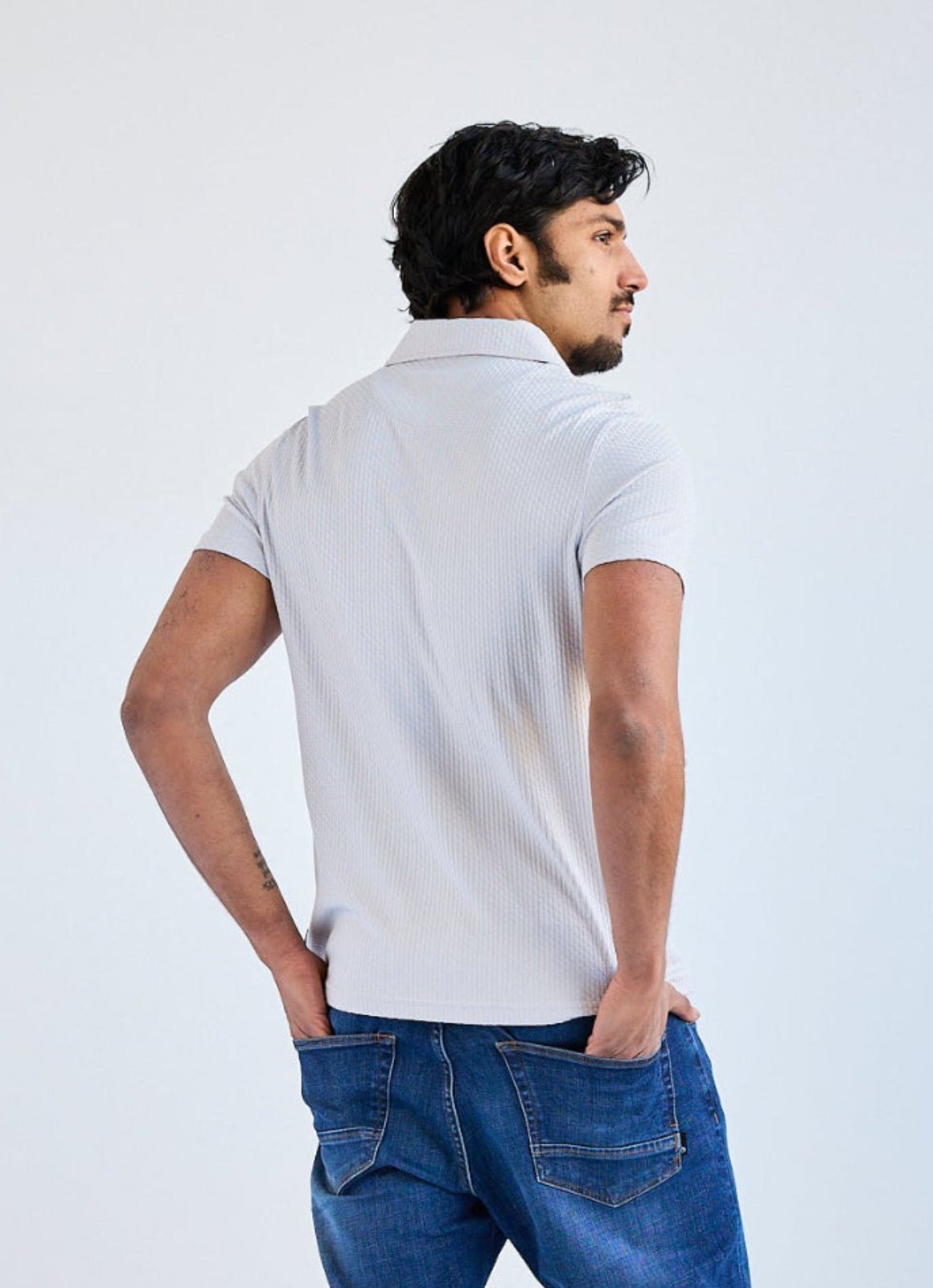 Stair-Step Texture Stretch Polo in Grey — Metal-Rimmed Buttons, Athletic Slim Fit